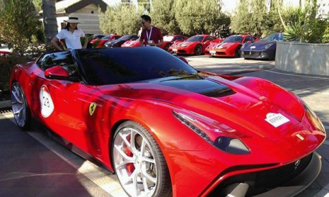 Ferrari представил F12 TRS